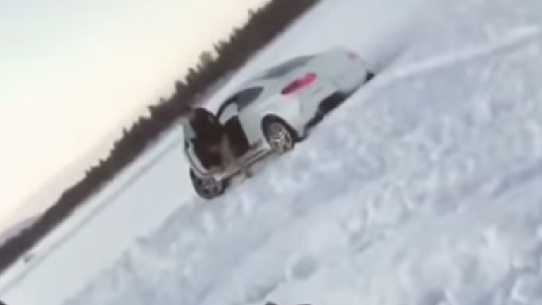 Το αφεντικό των πρωταθλητών της F1 κόλλησε στα χιόνια!